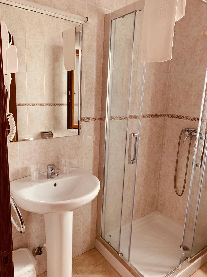 波特斯 Hostal La Serna酒店 外观 照片