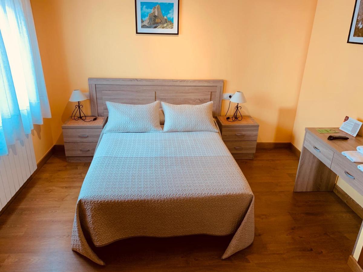 波特斯 Hostal La Serna酒店 外观 照片
