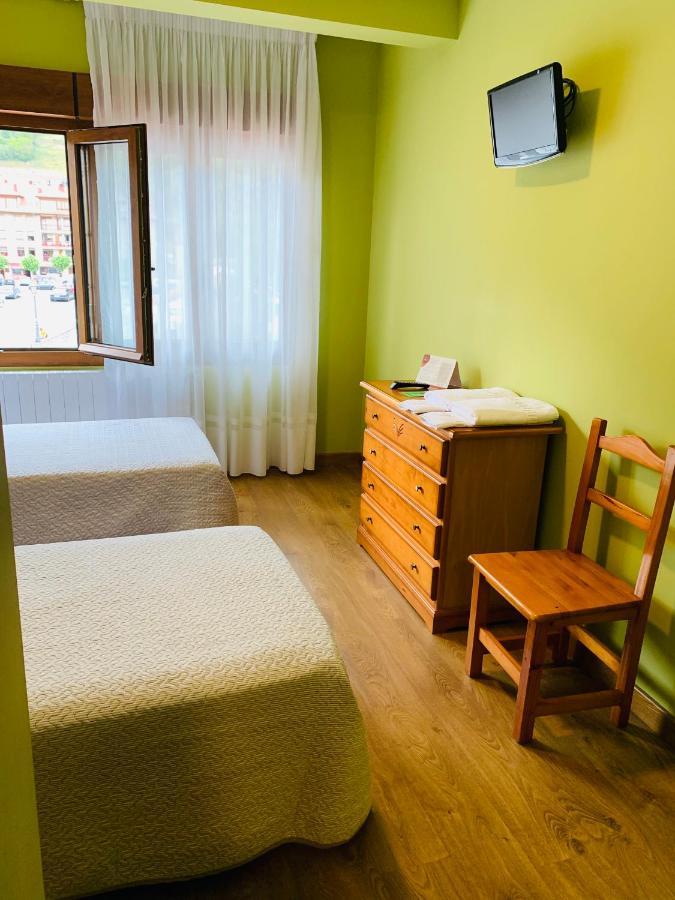 波特斯 Hostal La Serna酒店 外观 照片